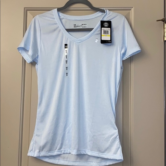 Under Armour Tops - 🌺2/$35🌺 Under Armour T-Shirt